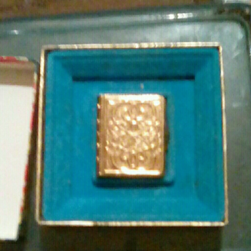 Vintage Avon pendant